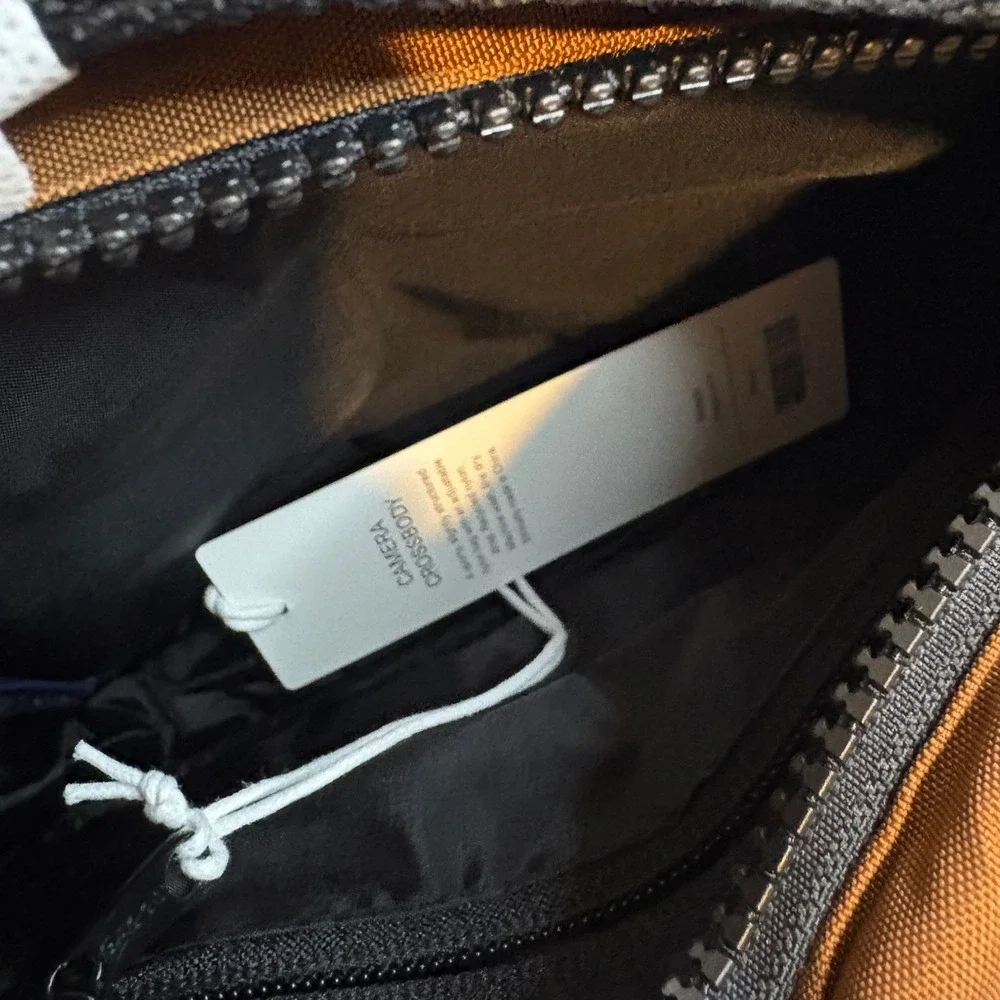 BAGGU camera crossbody